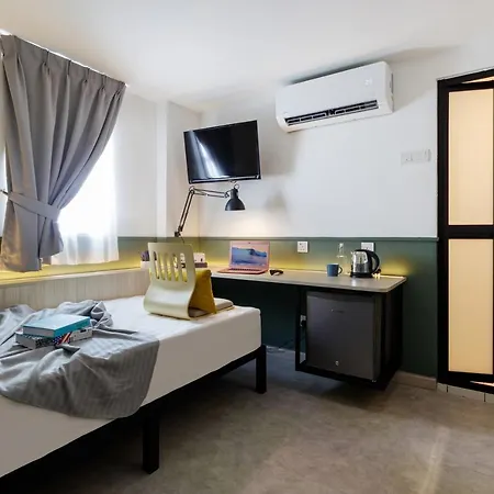Upstairs Downstairs Coliving Bukit Bintang Apartment